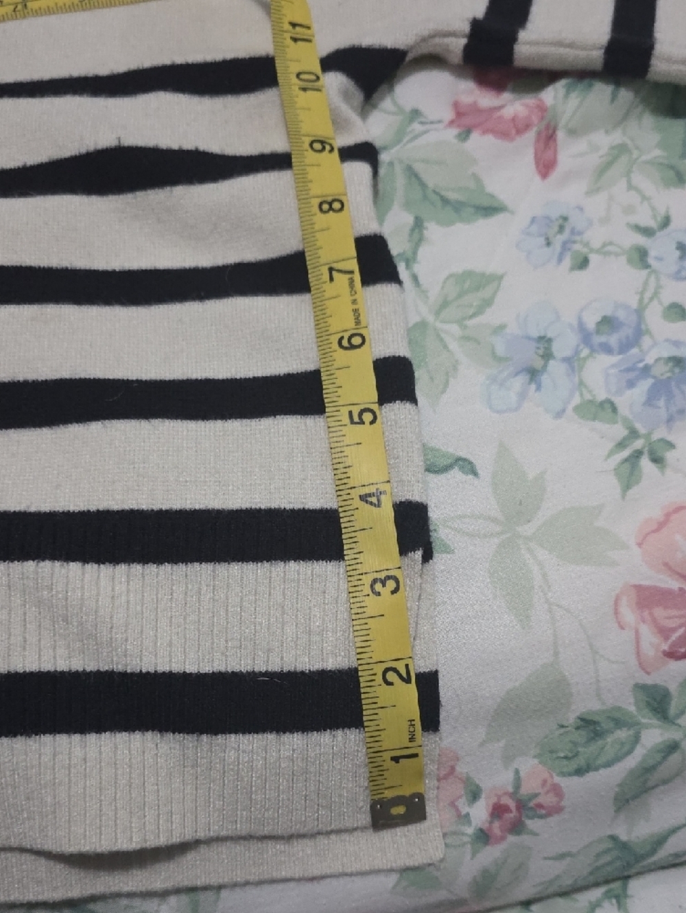 Abercrombie & Fitch Cream Ribbed Crewneck Sweater - Picture 3 of 4